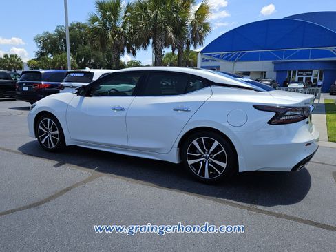 Used 2023 Nissan Maxima Platinum w/ Sport Mat Group FWD image 3