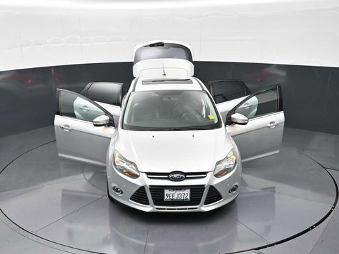 Used 2014 Ford Focus Titanium FWD image 31
