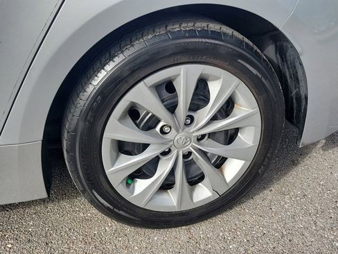 Used 2021 Toyota Corolla LE image 10