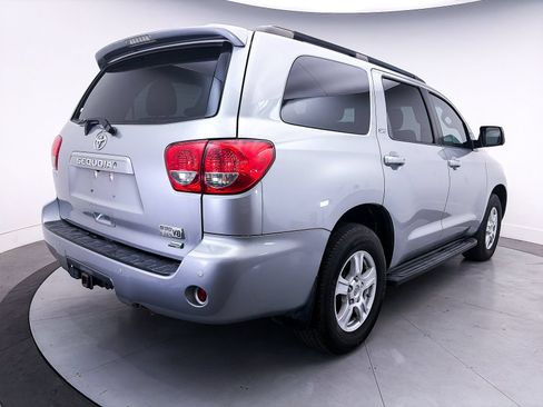 Used 2017 Toyota Sequoia SR5 w/ Premium Package AWD/4WD image 15