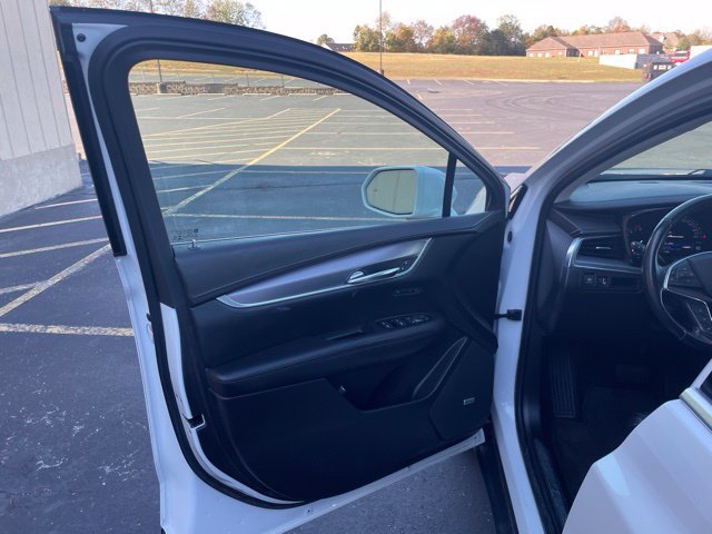 Used 2018 Cadillac XT5 Luxury w/ Driver Awareness Package AWD/4WD image 19