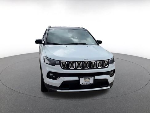 Used 2025 Jeep Compass Limited AWD/4WD image 4
