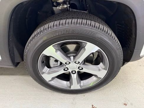 New 2025 Jeep Grand Cherokee L Limited w/ Luxury Tech Group II image 4