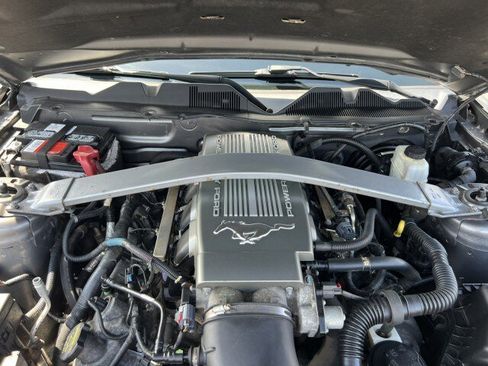 Used 2010 Ford Mustang GT Premium image 28