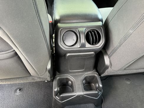 Used 2023 Jeep Wrangler Unlimited Sport AWD/4WD image 20