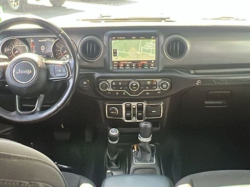 Used 2021 Jeep Wrangler Unlimited Sport image 23