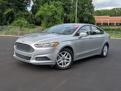 Used 2014 Ford Fusion SE FWD image 1
