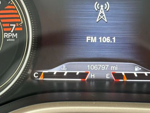 Used 2017 Jeep Cherokee Limited image 19