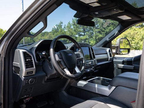 Used 2022 Ford F450 Platinum w/ FX4 Off-Road Package AWD/4WD image 26