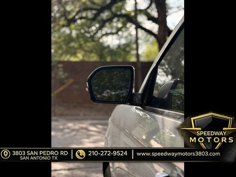Used 2019 Ford Expedition XLT w/ Equipment Group 202A RWD image 9