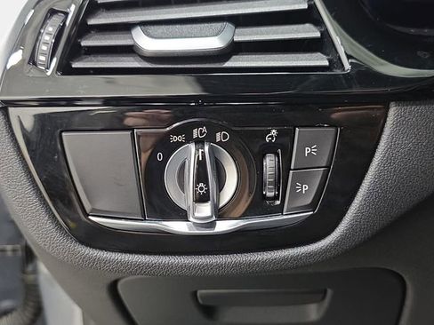 Certified 2023 BMW M550i xDrive w/ Executive Package image 23