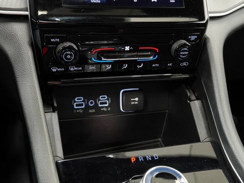 Certified 2025 Jeep Grand Cherokee L Laredo AWD/4WD image 36