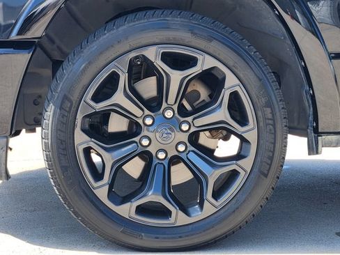 Used 2020 RAM 1500 Limited w/ Black Appearance Package RWD image 10