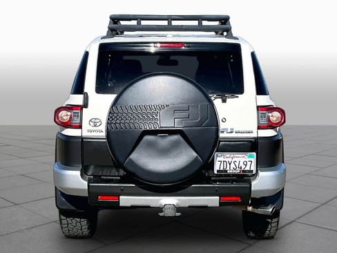 Used 2014 Toyota FJ Cruiser 4WD w/ Upgrade Package image 4