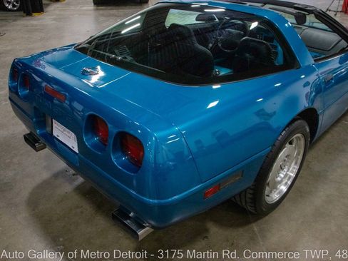 Used 1994 Chevrolet Corvette Coupe RWD image 16