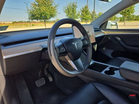 Used 2023 Tesla Model Y AWD image 2