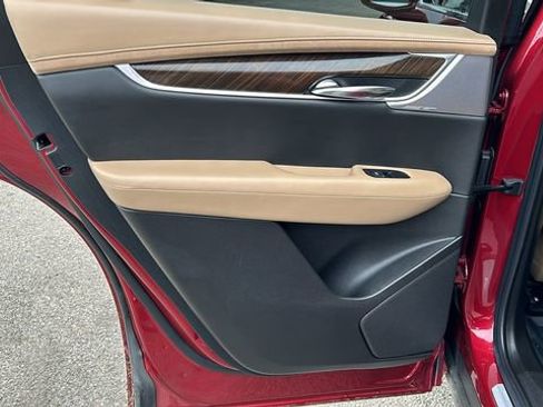 Used 2020 Cadillac XT6 Premium Luxury w/ Platinum Package image 14