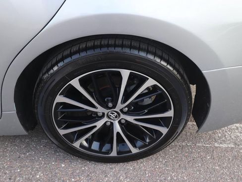 Used 2020 Toyota Camry SE FWD image 14