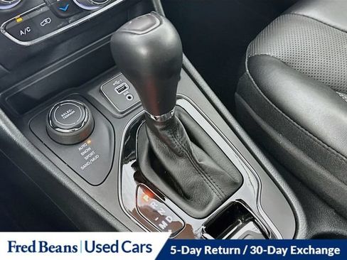 Used 2023 Jeep Cherokee Altitude Lux AWD/4WD image 23
