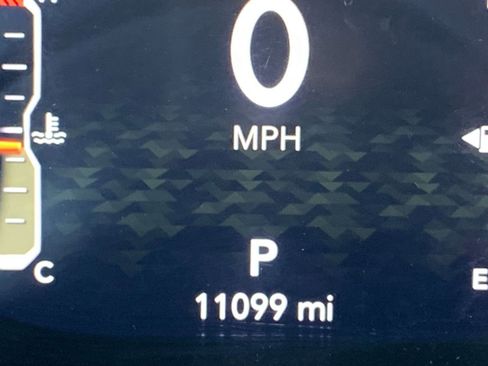 Used 2025 Jeep Wrangler Sahara image 39