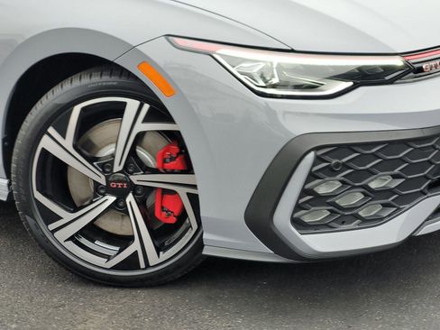 New 2026 Volkswagen GTI SE FWD image 4