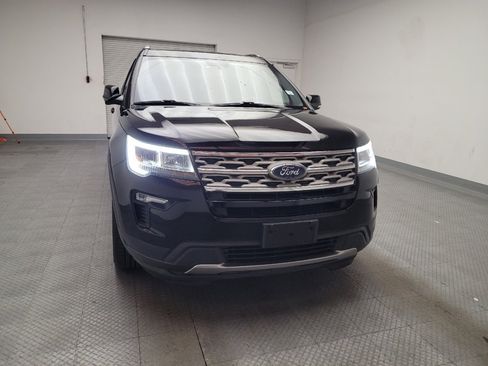 Used 2018 Ford Explorer XLT w/ Equipment Group 201A FWD image 14