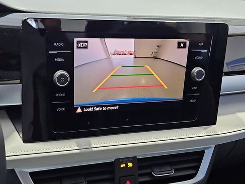 New 2026 Volkswagen Taos SE FWD image 18