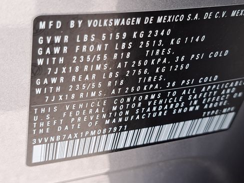 Used 2023 Volkswagen Tiguan SE w/ Panoramic Sunroof Package FWD image 34