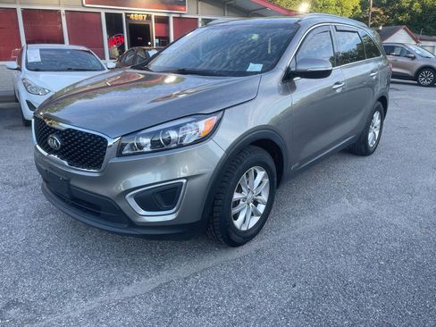 Used 2016 Kia Sorento AWD w/ LX Convenience Package image 3