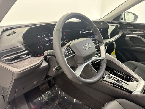 New 2025 Audi Q5 Premium Plus image 4