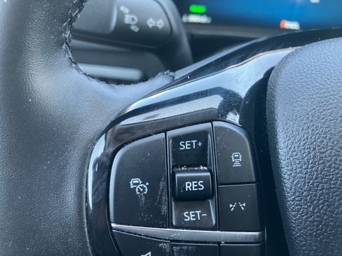 Used 2024 Ford Escape Platinum w/ Premium Technology Package AWD/4WD image 17