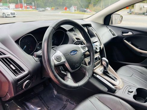 Used 2012 Ford Focus SEL image 25