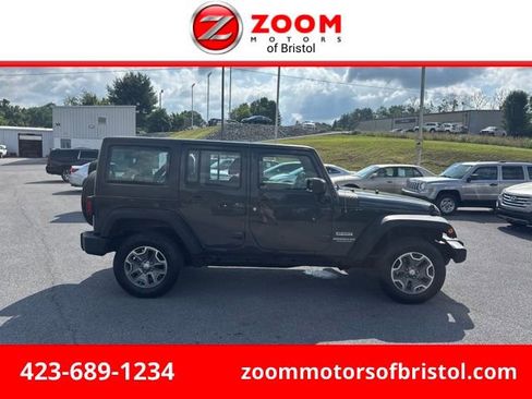 Used 2017 Jeep Wrangler Unlimited Sport AWD/4WD image 1