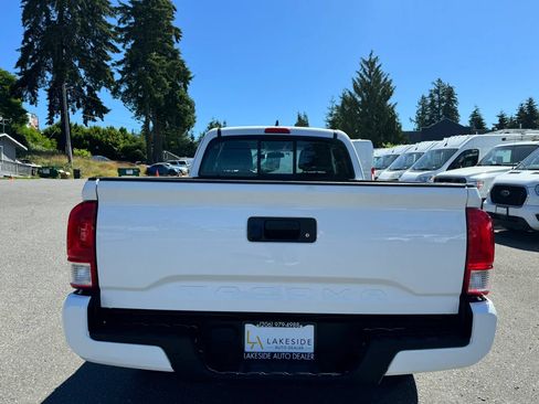 Used 2017 Toyota Tacoma SR RWD image 6