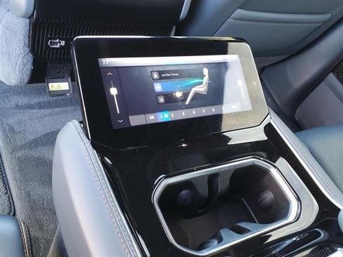 Used 2022 Jeep Grand Wagoneer Series II w/ Convenience Group III image 12