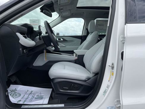 New 2026 Ford Explorer Platinum w/ LUX Leather Package AWD/4WD image 23