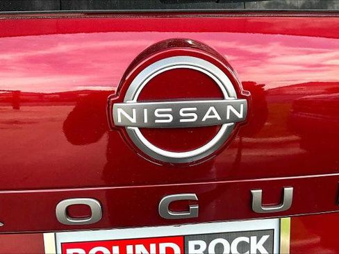 Certified 2024 Nissan Rogue SL FWD image 30