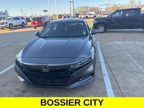 Used 2018 Honda Accord Sport image 2