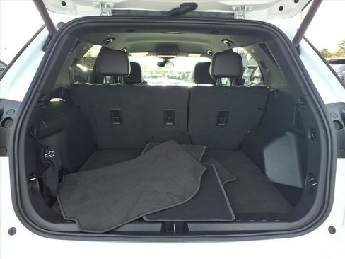 Used 2023 Chevrolet Equinox Premier image 8