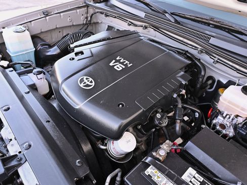 Used 2010 Toyota Tacoma 4x4 Access Cab V6 image 65