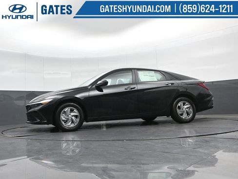 New 2026 Hyundai Elantra SE image 37