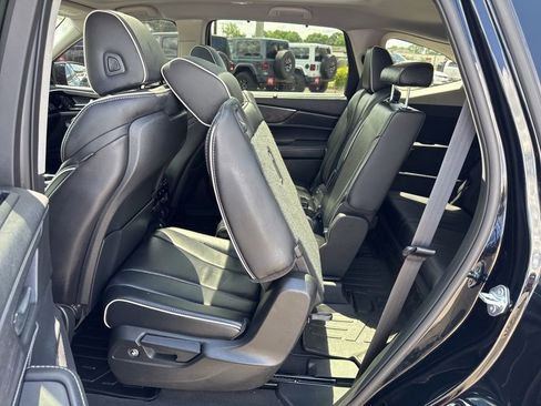 Used 2023 Acura MDX SH-AWD w/ Advance Package image 25