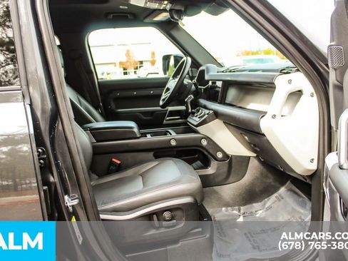 Used 2024 Land Rover Defender 110 X-Dynamic SE image 21