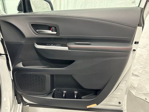 Used 2025 Toyota Sienna XSE image 61