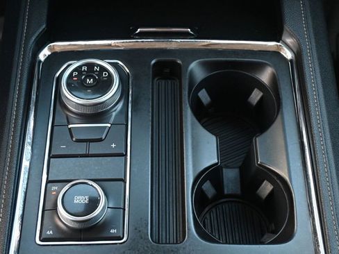 Used 2022 Ford Expedition XLT AWD/4WD image 14