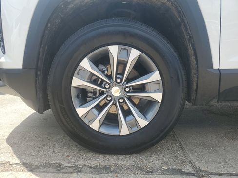 Used 2025 Chevrolet Equinox LT w/ Convenience Package II FWD image 7