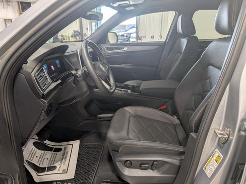 Used 2026 Volkswagen Atlas Cross Sport SE AWD/4WD image 13