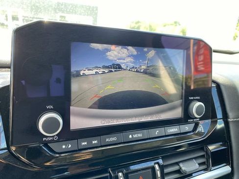 Used 2025 Nissan Pathfinder SV AWD/4WD image 12