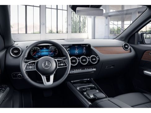 Certified 2023 Mercedes-Benz GLA 250 4MATIC image 3