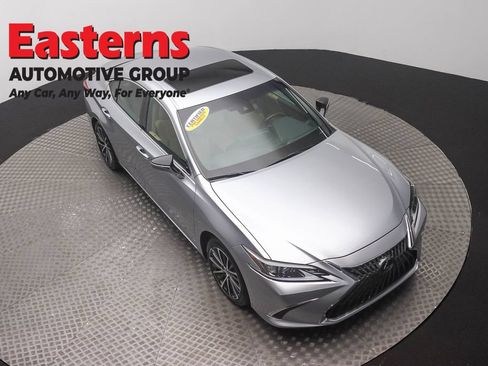 Used 2022 Lexus ES 350 w/ Premium Package FWD image 3